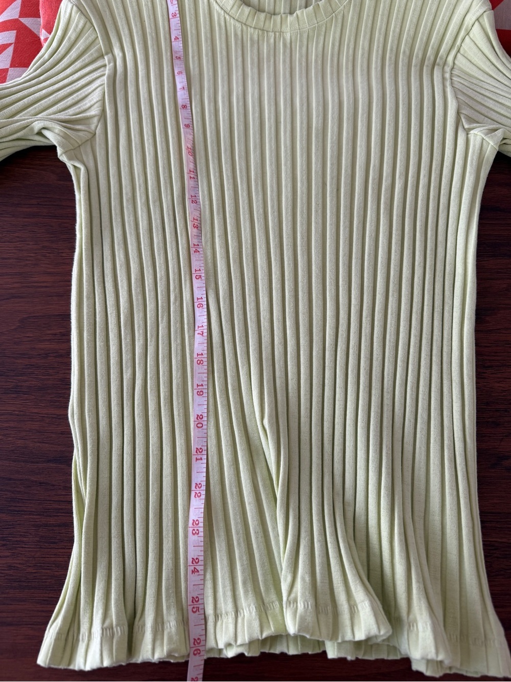 Good American Essential Rib Baby Tee – Neon Lime - Picture 13 of 14